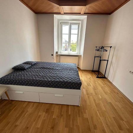 Central Plaza Great Apartment 4 Bedroom 3 Bathroom Bruckneudorf Extérieur photo