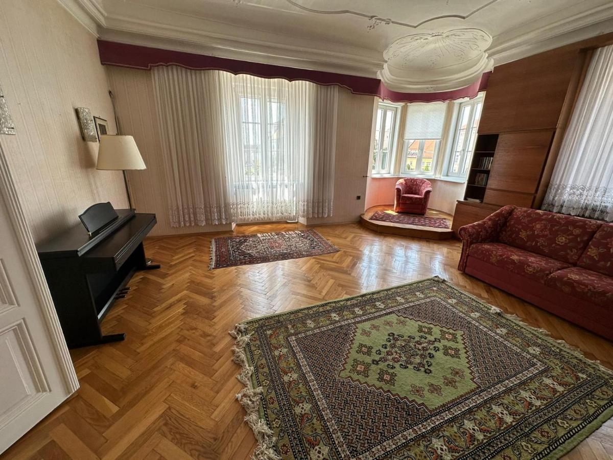 Central Plaza Great Apartment 4 Bedroom 3 Bathroom Bruckneudorf Extérieur photo